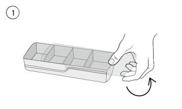 Im ersten Schritt die durchsichtige Oberseite der WEPA Die Apothekenmarke Medikamentendosierer Tagesbox Compact leicht zur Seite schieben und nach oben abnehmen.