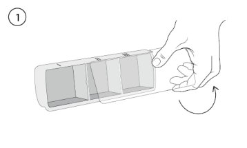 Die Einnahmezeiten sind durch römische Zahlen auf der Seite des Dosierers erkennbar. Schieben Sie den Deckel zur rechten Seite auf. Drehen Sie den Deckel nun nach oben, um ihn zu lösen. Nun können Sie die Box befüllen.