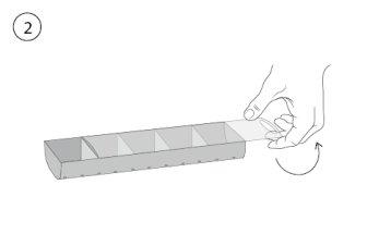 Eine Illustration der Handhabung von WEPA Medikamentendosierer Tagesboxen. Im zweiten Schritt den Medikamentendosierer drehen und die Medikamente herausnehmen.